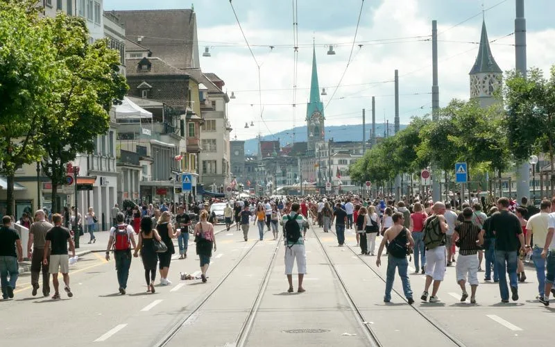 Zurih Gezi Rehberi Limmatquai