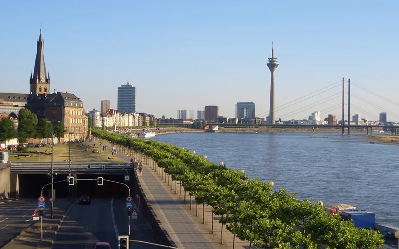 Ren-Nehri-Dusseldorf