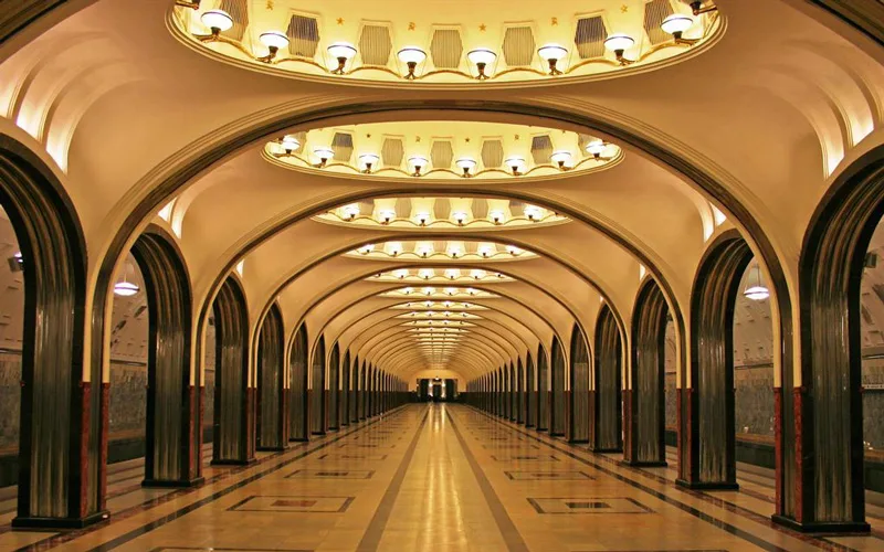 Moskova-Metrolar