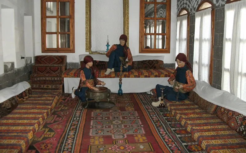 Cahit-Sitki-Taranci-Muzesi