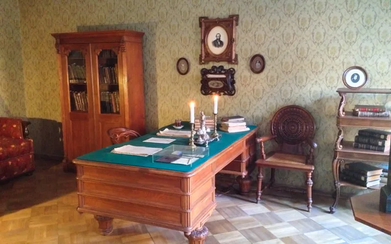 Dostoyevski Müzesi Stpetersburg