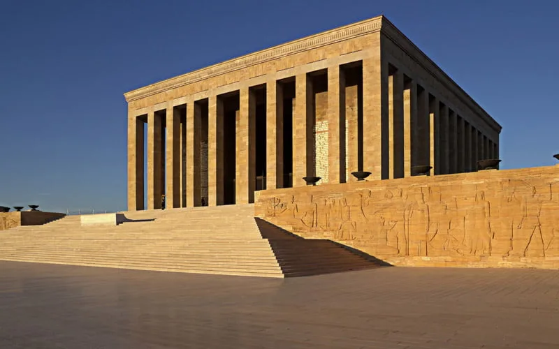 Turkiye-Gorulecek-Yerler-Anitkabir