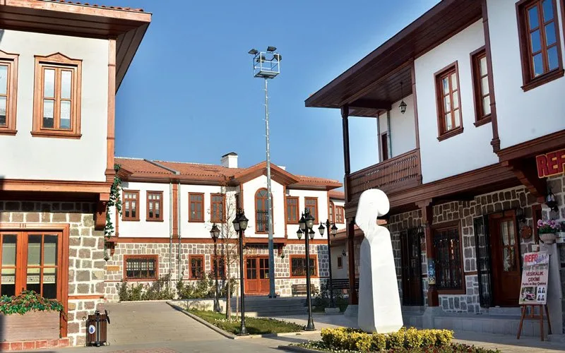 Mimarisi-Benzer-Sehirler-Hamamonu