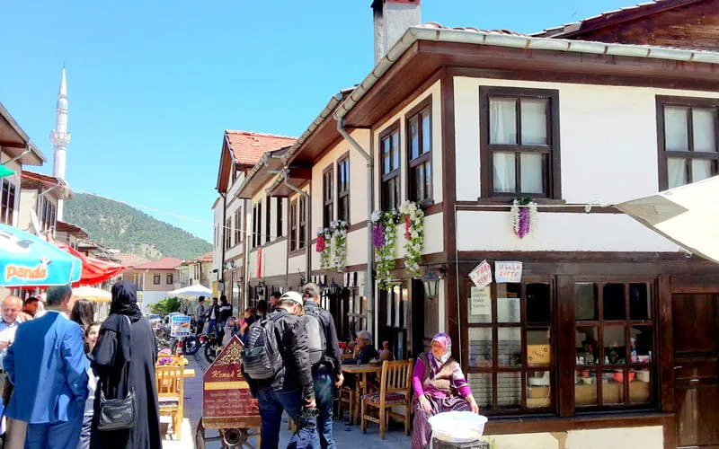 Mimarisi-Benzer-Sehirler-Tarakli