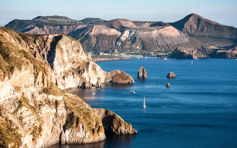 Aeolian-Island-Italya-Kasabalari