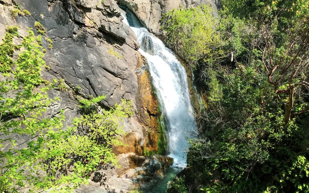 Sütüven Şelalesi